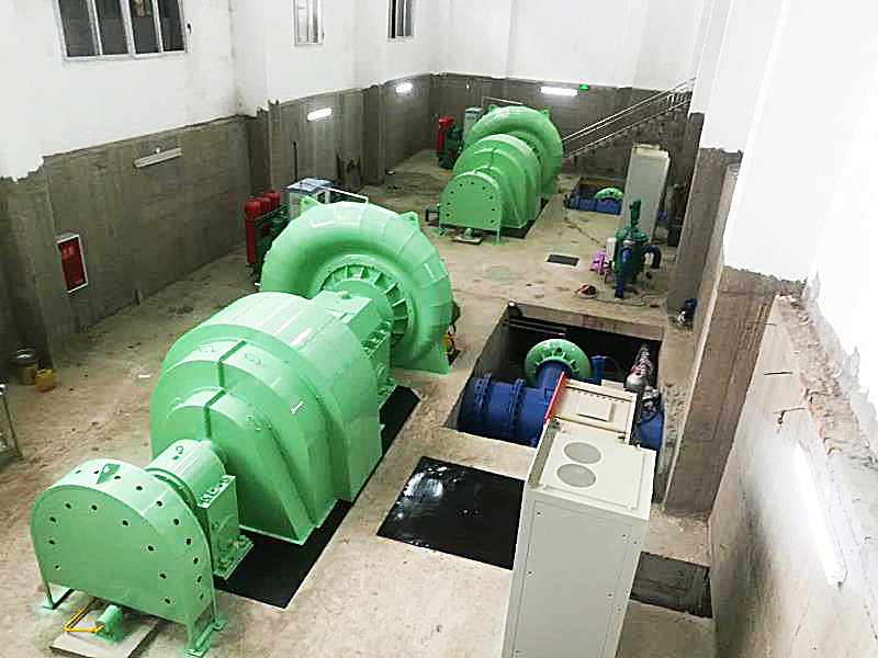 Waterturbine-generator met horizontale installatie met borstel- of borstelloze opwinding