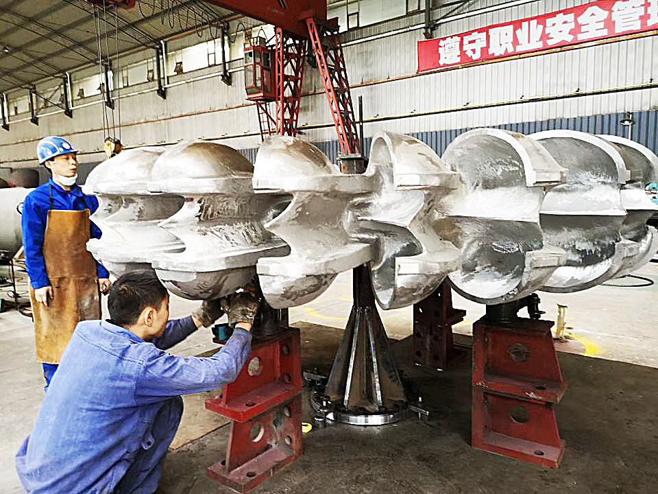 Vermogen 200kw-20mw Pelton-type turbinegenerator met thyristor-excitatiemodus