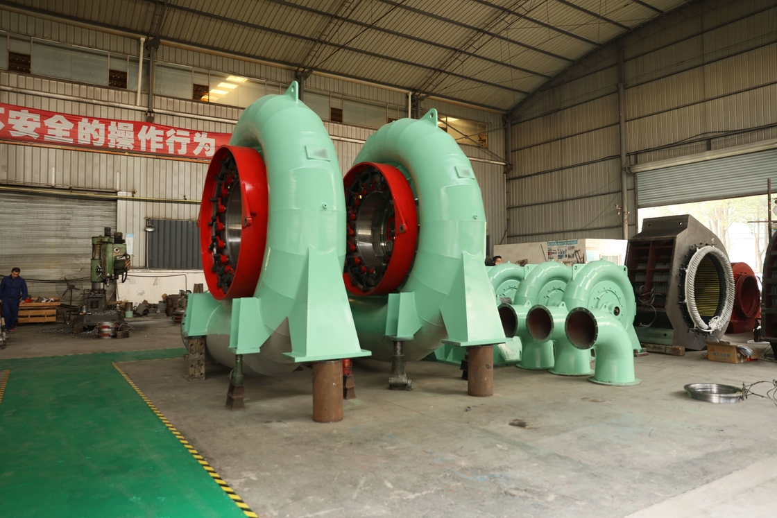 Waterturbinegenerator 300KW-20MW Kracht Uitgang Borstelloze opwinding Verticale installatie 300-3000 t/min.