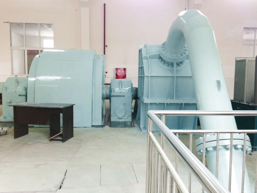 Spanningswaterturbinegenerator met aangepaste kleur borstelloze opwinding lucht/water koeling