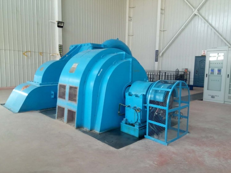 10kV Pelton-turbinegenerator met 60Hz-frequentie gietijzer/roestvrij staal constructie lucht/olie koeling