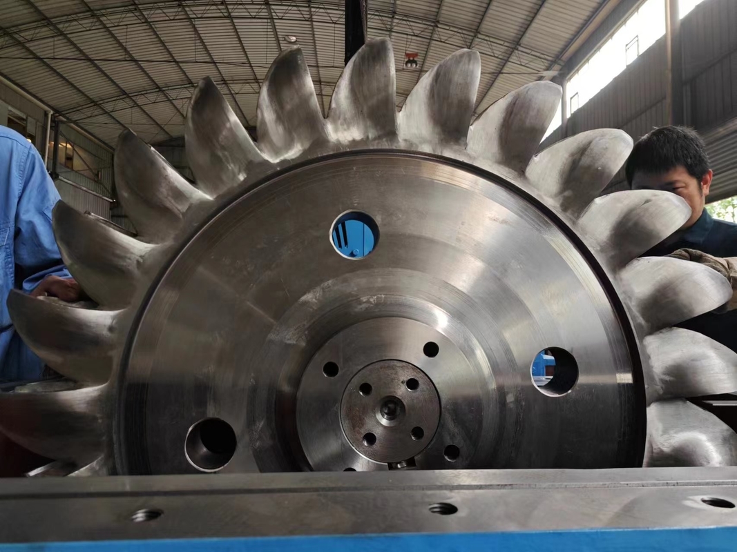 500KW-10MW waterturbine generator Werkt bij 450-1000rpm voor verschillende waterhoofdhoogten