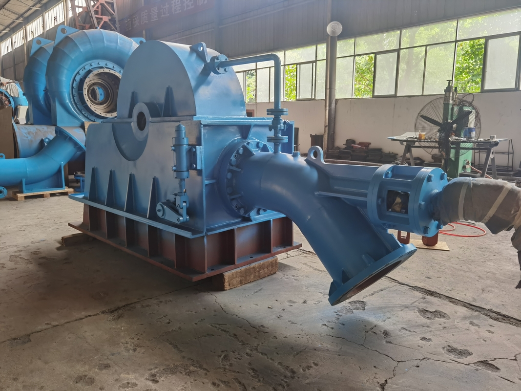 5T-50T aangepaste Pelton turbine generator met lucht olie koeling en thyristor excitatie