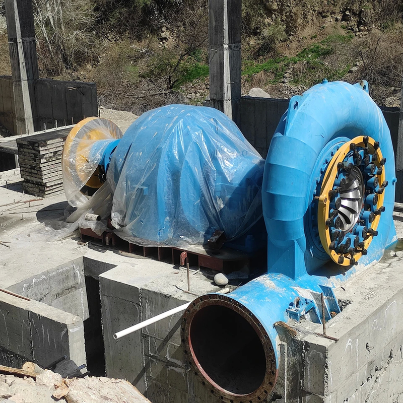 90-96% Efficiëntie Hydroturbinegenerator voor waterkracht 5m-500m Waterkop 450-1000 RPM