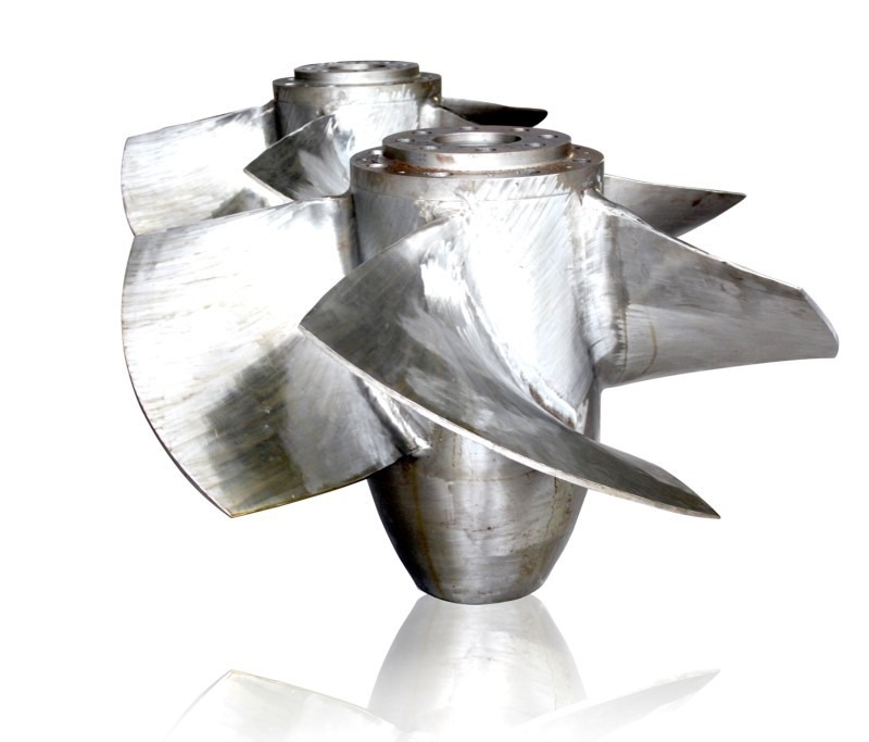 Pelton-turbine-generator voor 100 tot 700 m ontwerphoofd