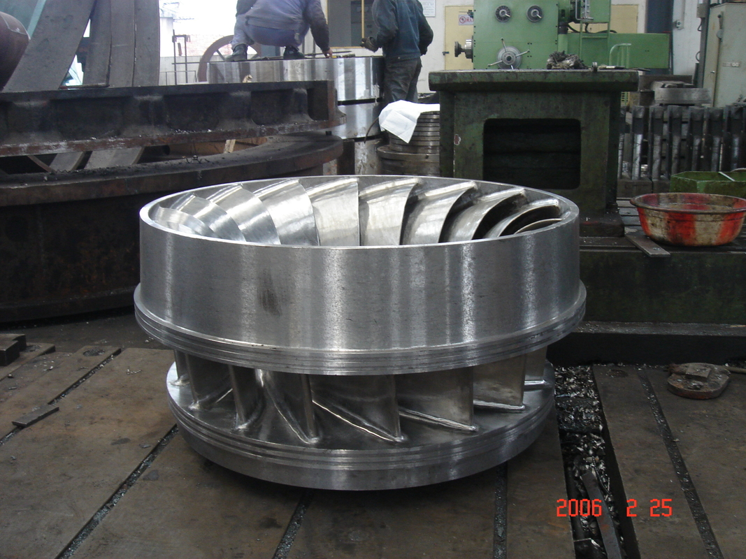 Verticale installatiemethode hydroturbine-rotor met inlaatdruk van 10 MPa, mogelijkheden voor geharde metalen materialen