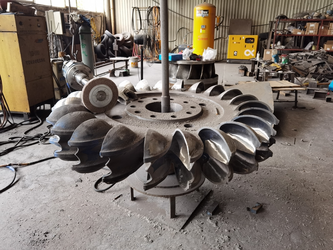 Op grote schaal verkrijgbaar waterturbinegenerator met een efficiëntie van 90-96% voor op maat gemaakte oplossingen