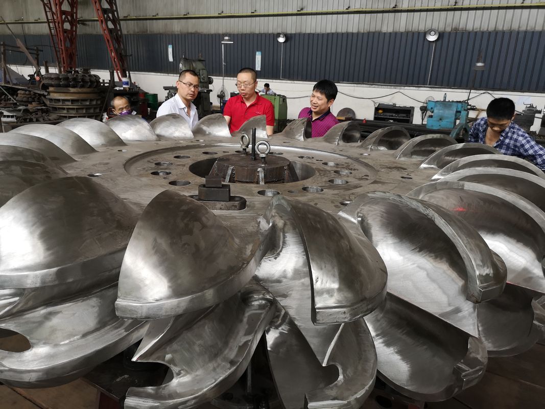 Op maat gemaakte inlaatdiameter 1-5 meter Hydro turbine runner met en Nominale rotorsnelheid 100rpm 200rpm 300rpm 500rpm 1000rpm
