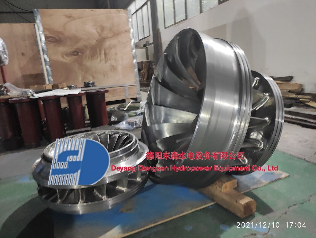 Automatische Regelmodus Francis Turbine Generator met Horizontale Of Verticale Opstelling en 450-1000RPM Nominale Snelheid voor Energieopwekking