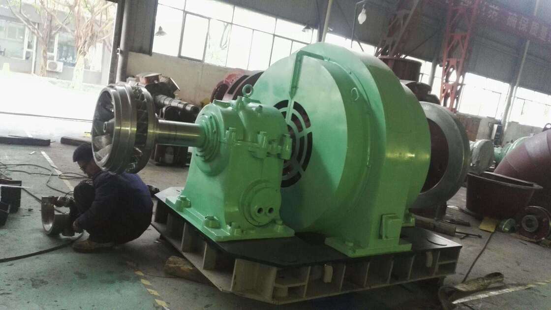 Automatische Regelmodus Francis Turbine Generator met Horizontale Of Verticale Opstelling en 450-1000RPM Nominale Snelheid voor Energieopwekking