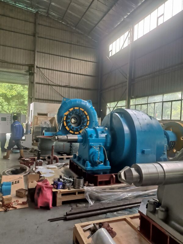 Roestvrijstalen Francis Turbine Generator met Automatische Regelmodus en 450-1000 RPM voor Waterkracht Energie Oplossingen