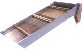 Door motoren aangedreven vuilroosterreinigingsmachine met een dikte van 4,5 tot 16 mm en een snelheidsbereik van 150 RPM-1000 RPM voor het verwijderen van industrieel afval