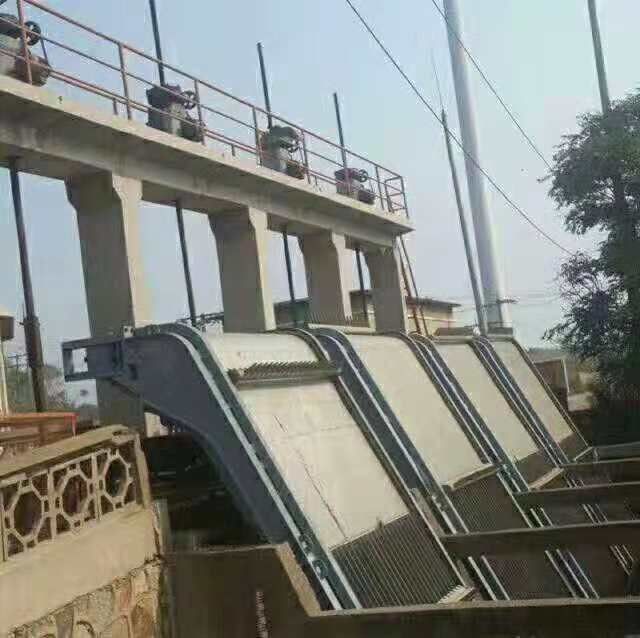 Door motoren aangedreven vuilroosterreinigingsmachine met een dikte van 4,5 tot 16 mm en een snelheidsbereik van 150 RPM-1000 RPM voor het verwijderen van industrieel afval