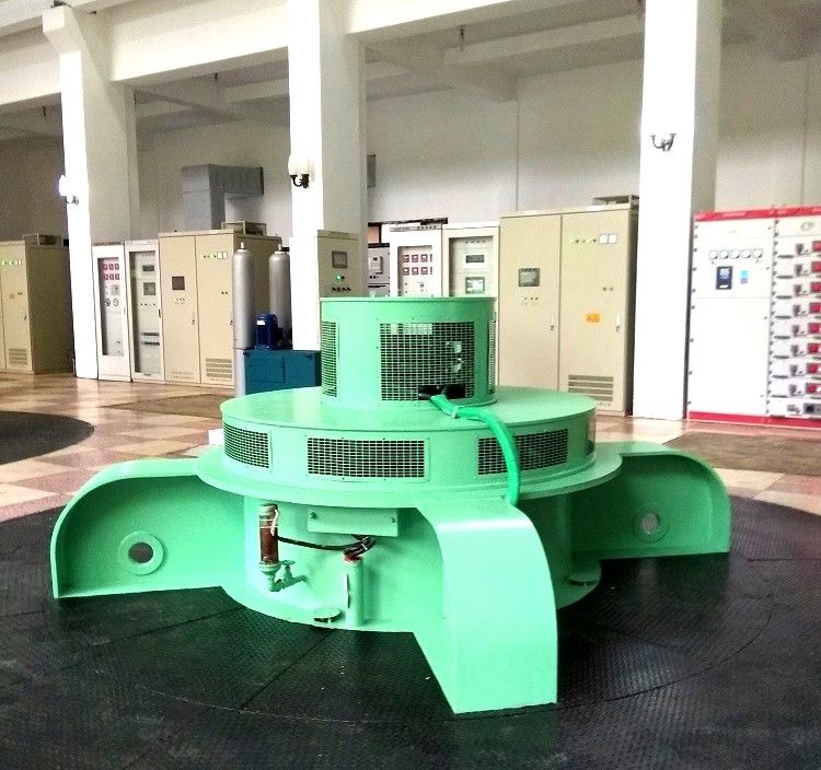 Vermogensfactor 0,8-0,9 Water-aangedreven turbinegenerator met roestvrijstalen bladen ideaal voor industriële energieproductie