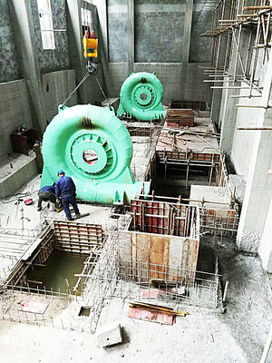 Verticale waterturbinegenerator 200 kW-20 MW Automatische besturing Aanpasbare kleur