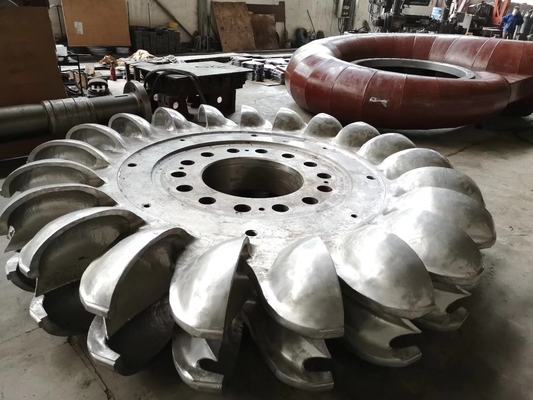 Efficiëntie Borstelloze Pelton-turbinegenerator 100kw-50mw Vermogen IP54 Beschermingsgraad